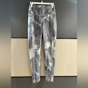 Lolë Gray Abstract Women's Leggings